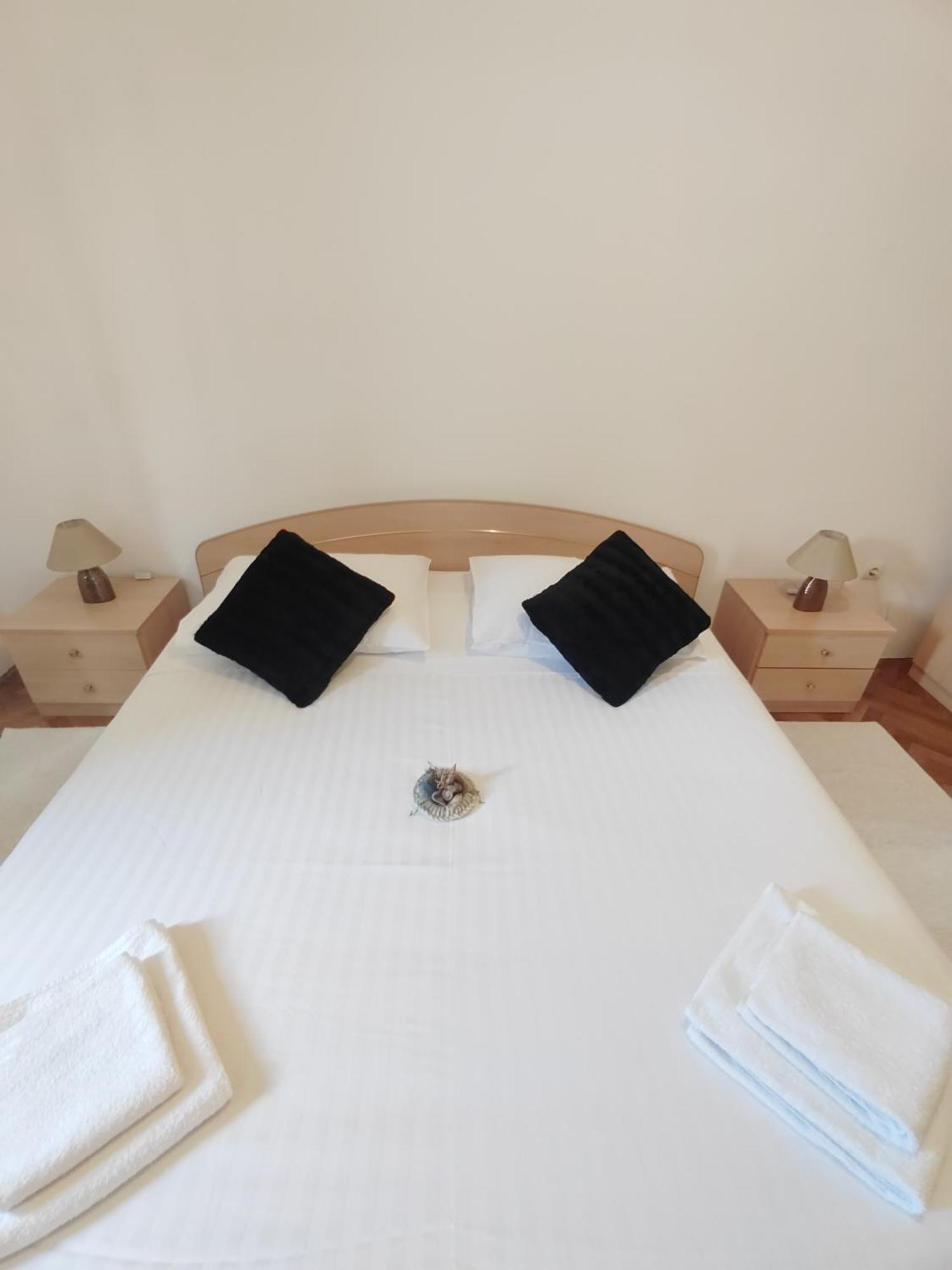 Апартаменты Apartman Karmen Срима Экстерьер фото