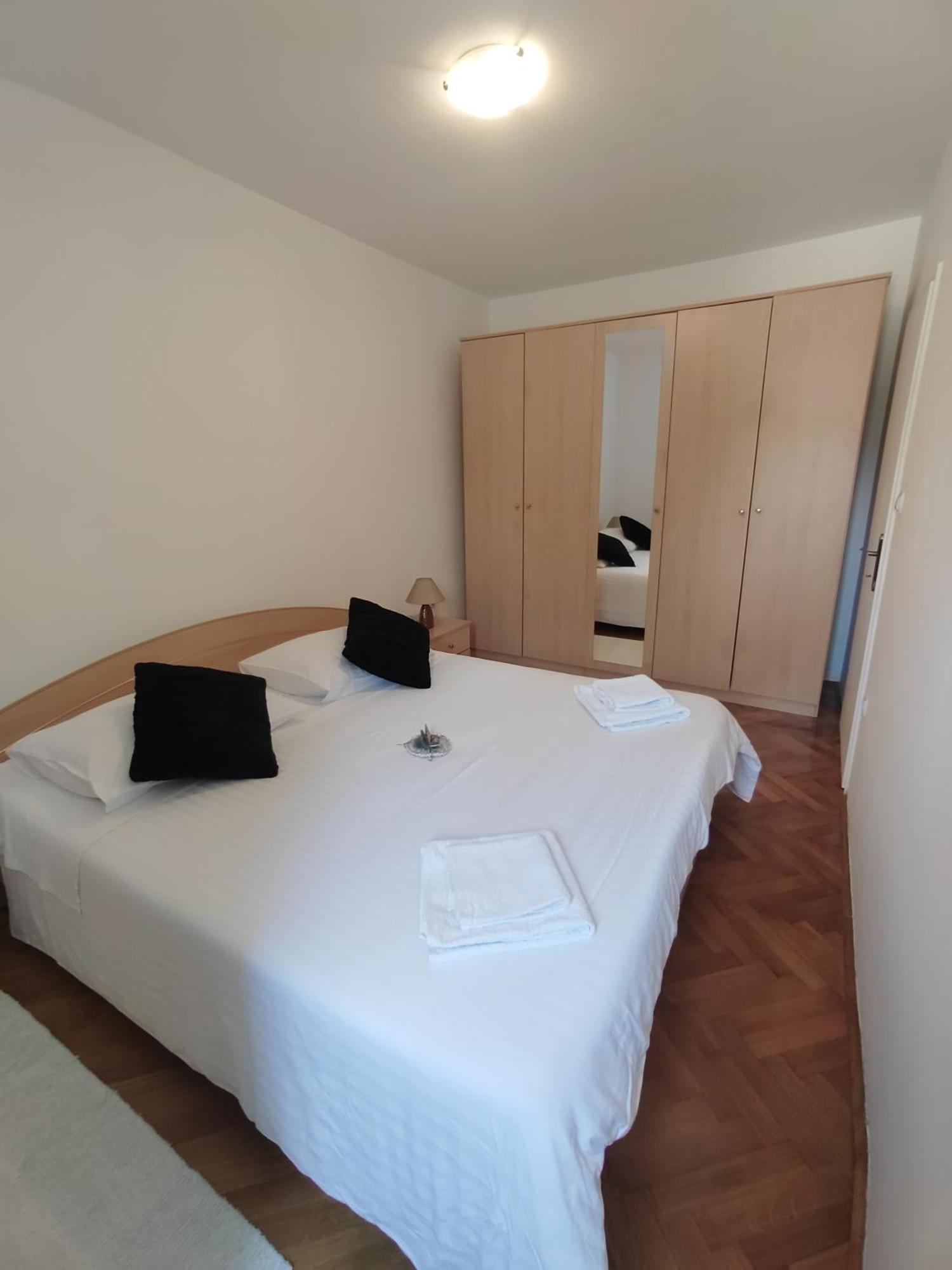 Апартаменты Apartman Karmen Срима Экстерьер фото